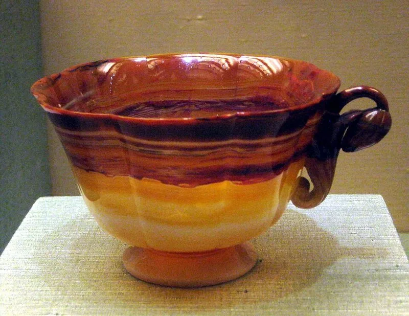 Collection de minéraux et cristaux au Musée de géologie de Saint-Pétersbourg