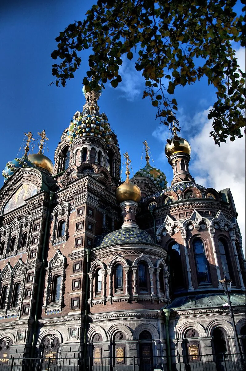 Cath&eacute;drale Saint-Sauveur-sur-le-Sang-Vers&eacute; &agrave; Saint-P&eacute;tersbourg, vue ext&eacute;rieure
