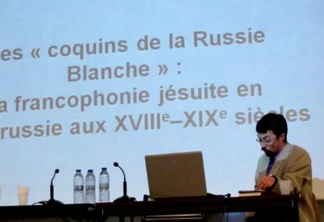 Denis Kondakov présentant la francophonie jésuite en Biélorussie