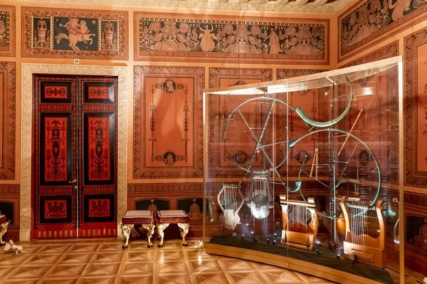 Collection d'instruments de musique dans le palais Cheremetiev