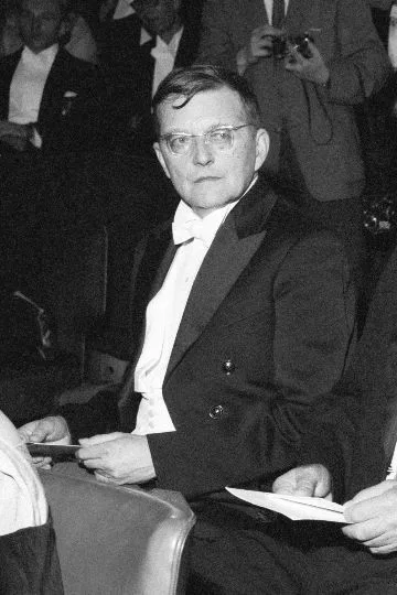 Dmitri Chostakovitch au piano