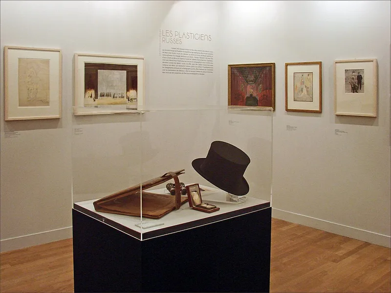 Place Diaghilev à Paris derrière l'Opéra Garnier