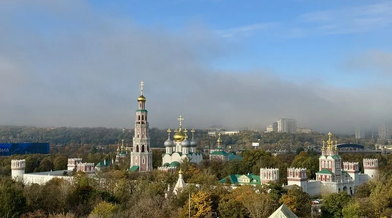 Entrée du cimetière de Novodiévitchi à Moscou, nécropole des célébrités russes